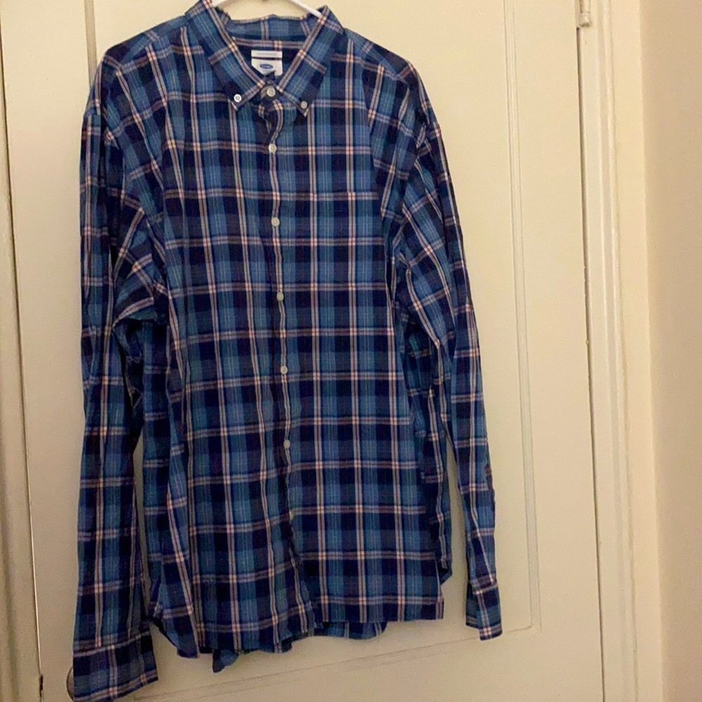Old navy blue slim fit button down size: 3XL